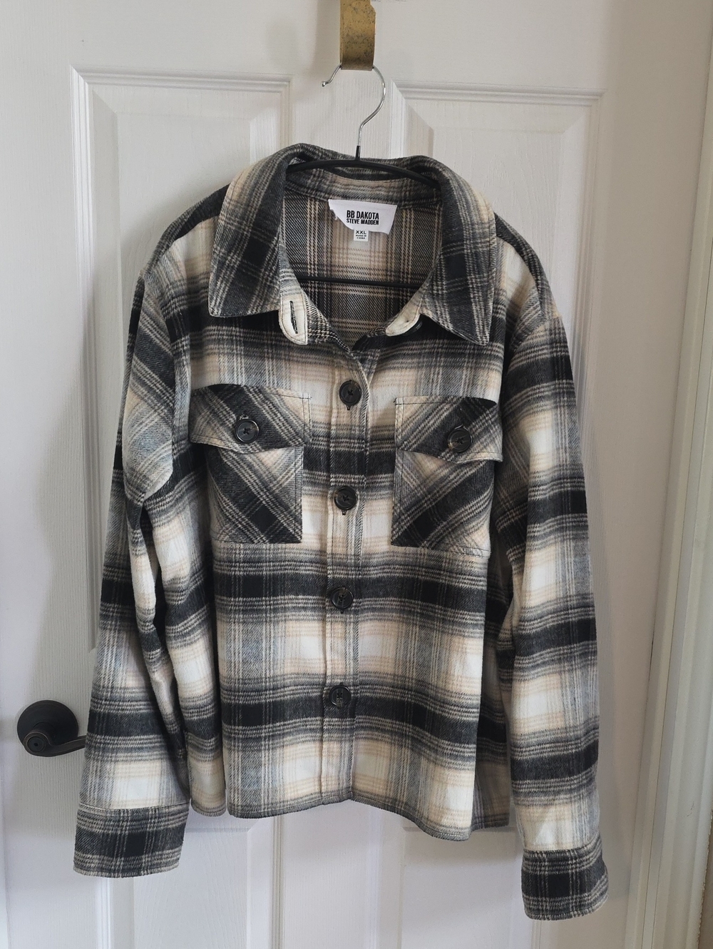 STEVE MADDEN BB Dakota (XXL) Plaid Shirt/ Shacket Jacket - Black & Cream